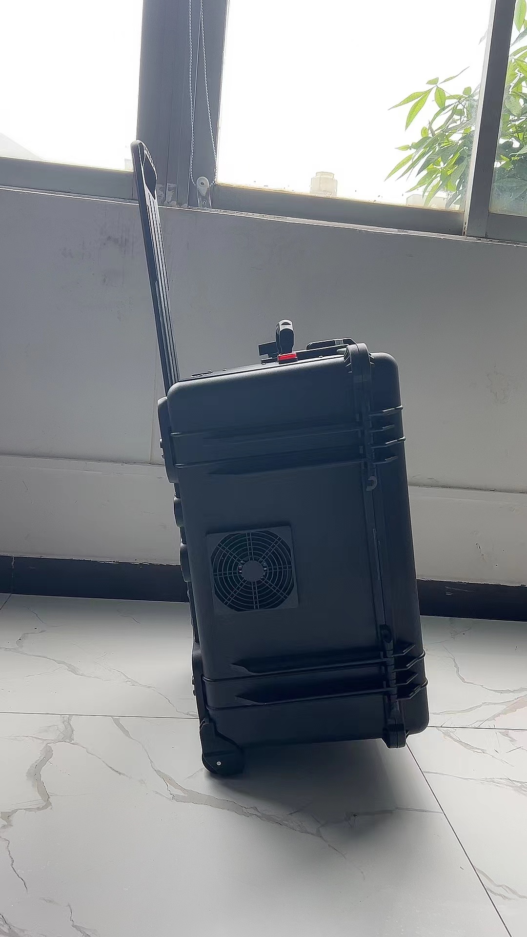 新昌手拉箱型移动通信干扰器